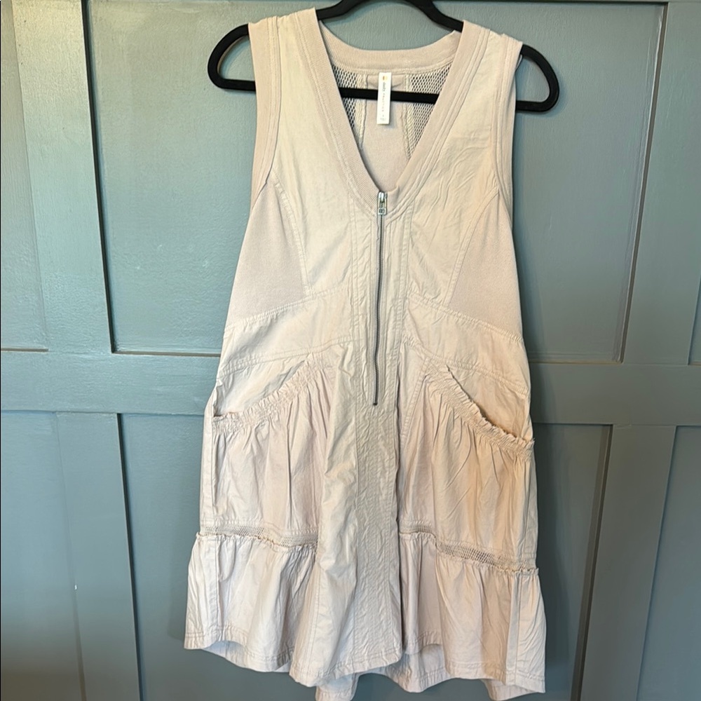 Elegant Cream Sleeveless Dress